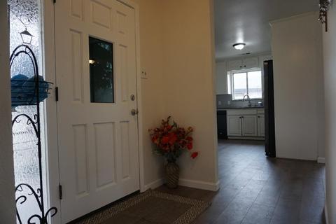 2116 Dee Ct, Modesto, CA 95350 photo 4