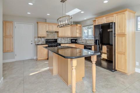 1813 Baywood Ln, Davis, CA 95618 photo 3