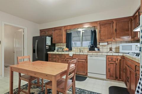 216 N Crescent Ave, Lodi, CA 95240 photo 12