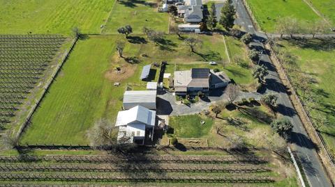 13730 E Tokay Colony Rd, Lodi, CA 95240 photo 2