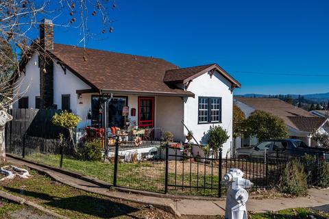 233 Hoffman St, Jackson, CA 95642 photo 2