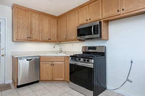 2304 Whitcomb Way, Modesto, CA 95350 photo 8