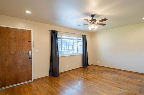 425 S Locust Ave, Ripon, CA 95366 photo 11