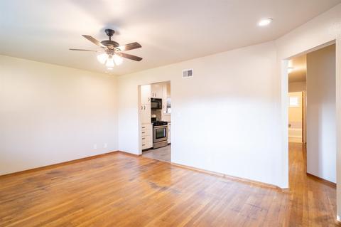 425 S Locust Ave, Ripon, CA 95366 photo 7