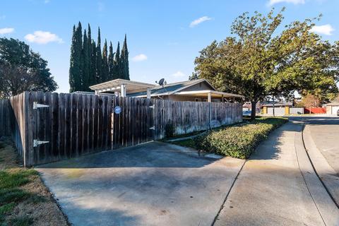 1394 Bunker Ln, Manteca, CA 95336 photo 5