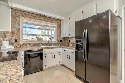 3996 Rochdale Dr, Carmichael, CA 95608 photo 9