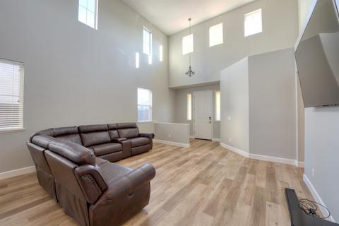 2245 Aragon Ct, Tracy, CA 95377 photo 4