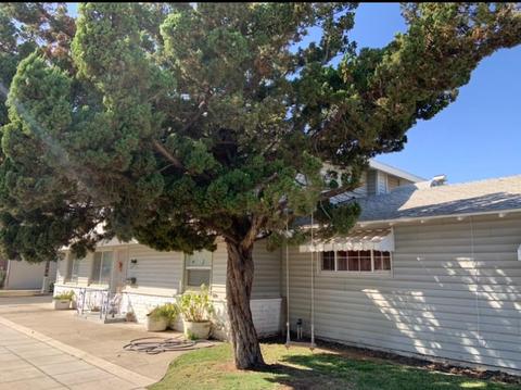 339 E 4th St, Madera, CA 93638 photo 2