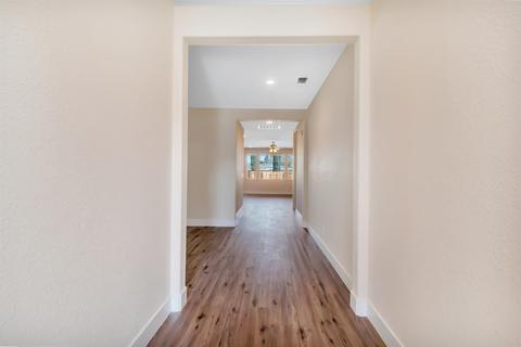2460 Greenboro St, Turlock, CA 95382 photo 4