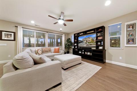 547 S Ventana Ave, Tracy, CA 95376 photo 8