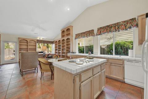 2213 Lassen Pl, Davis, CA 95616 photo 7