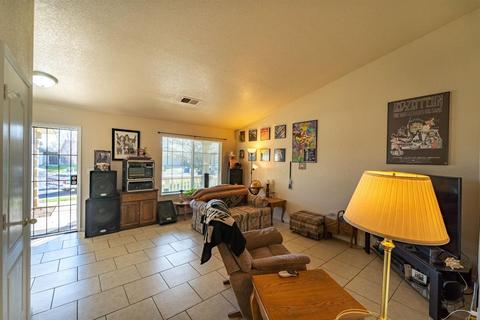 223 Julian Ct, Merced, CA 95341 photo 3