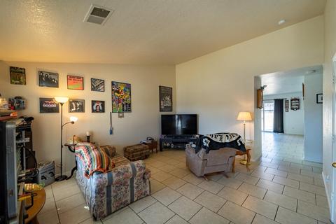 223 Julian Ct, Merced, CA 95341 photo 2