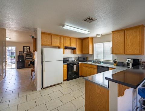 223 Julian Ct, Merced, CA 95341 photo 4