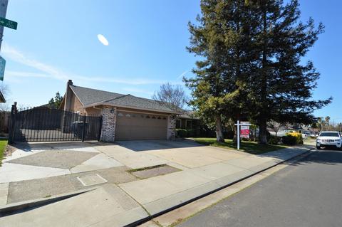 706 Tahoe St, Manteca, CA 95337 photo 2