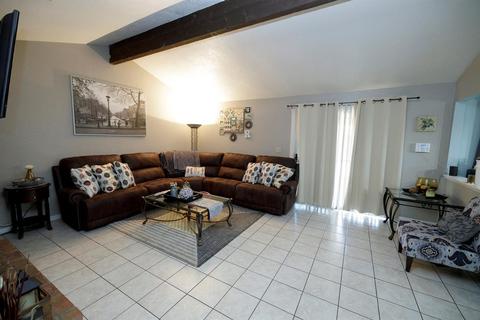 917 Cadillac Dr, Modesto, CA 95351 photo 4