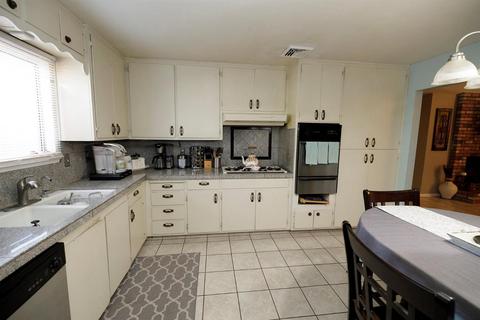 917 Cadillac Dr, Modesto, CA 95351 photo 11