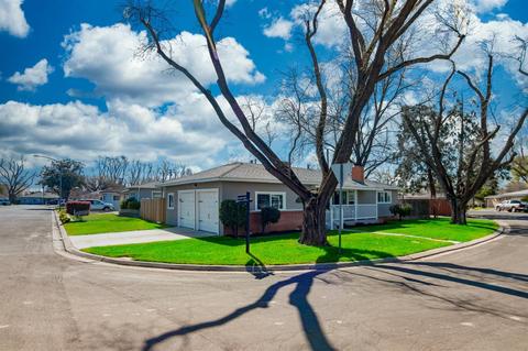 1116 Half Moon Dr, Modesto, CA 95350 photo 2