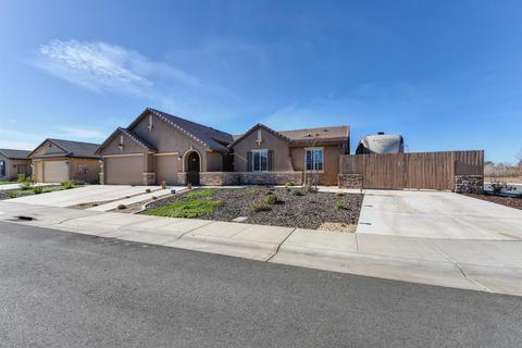 792 Whitaker Way, Galt, CA 95632 photo 2