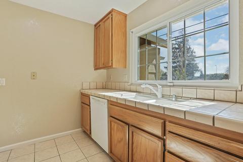 425 E Augusta St, Woodbridge, CA 95258 photo 12