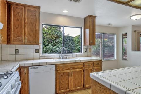 1495 Suellen Dr, Tracy, CA 95376 photo 12