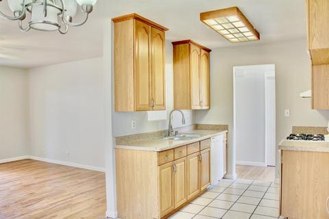1309 Cardinal St, Lodi, CA 95242 photo 7