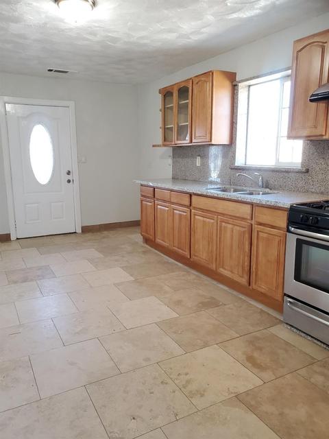 2216 Robertson Rd, Modesto, CA 95351 photo 5