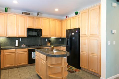 401 Carnelian Ave, Lathrop, CA 95330 photo 5