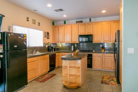 401 Carnelian Ave, Lathrop, CA 95330 photo 3