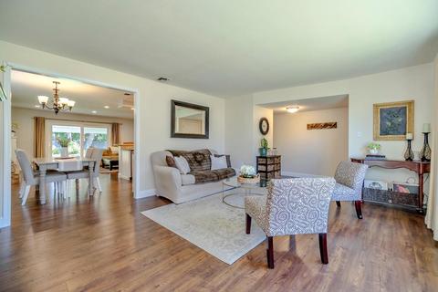 6313 Rampart Dr, Carmichael, CA 95608 photo 2