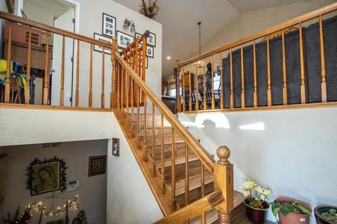 1617 Ironside Dr, Modesto, CA 95358 photo 5