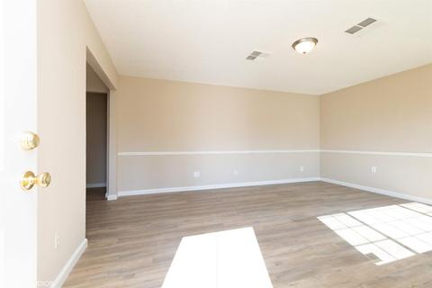 1609 Primrose Ln, Modesto, CA 95355 photo 4