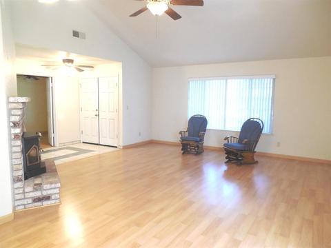 1813 White Birch Dr, Hughson, CA 95326 photo 4