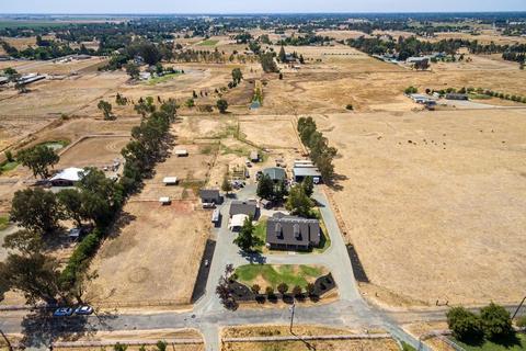 10120 La Clair Rd, Wilton, CA 95693 photo 2