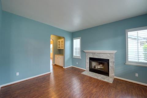 301 Memory Ln, Turlock, CA 95382 photo 4