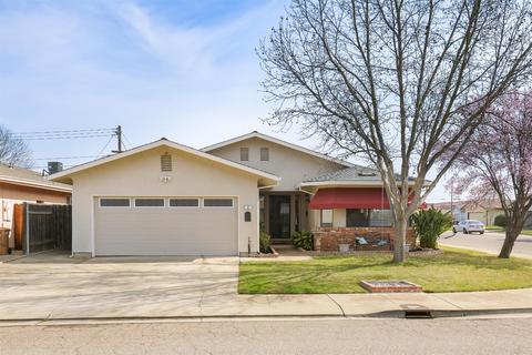 2 N Pinewood Ct, Lodi, CA 95242 photo 1