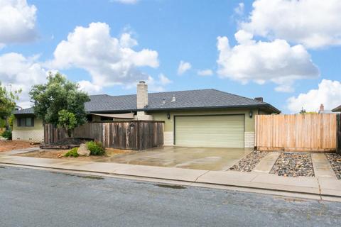 1517 Iris Dr, Lodi, CA 95242 photo 2