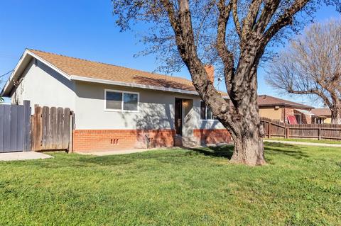 131 Hayes Dr, Turlock, CA 95382 photo 3