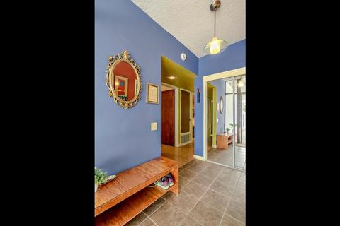 551 Isla Pl, Davis, CA 95616 photo 3