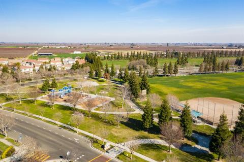 4195 Strolling Ln, Turlock, CA 95382 photo 38