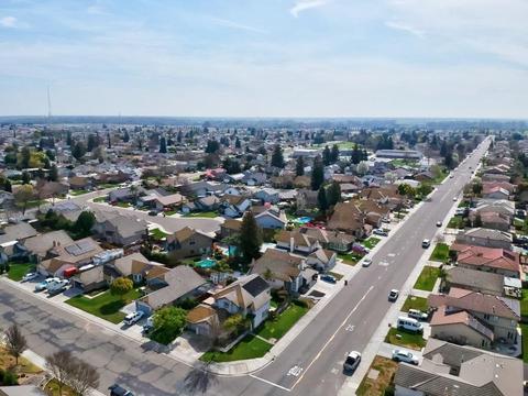1694 W 4th St, Ripon, CA 95366 photo 9