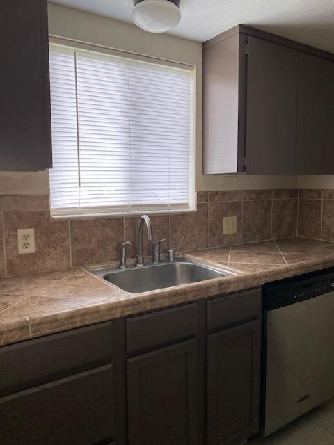 894 Rutledge, Lodi, CA 95242 photo 5