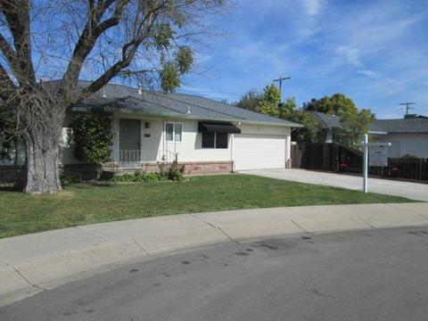 815 Kimberly Dr, Lodi, CA 95240 photo 3