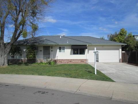 815 Kimberly Dr, Lodi, CA 95240 photo 2