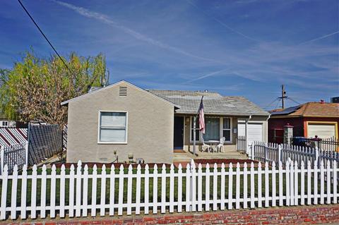867 Marion St, Manteca, CA 95337 photo 2