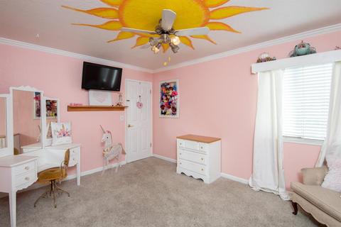 2817 Pinnacles Dr, Modesto, CA 95358 photo 17