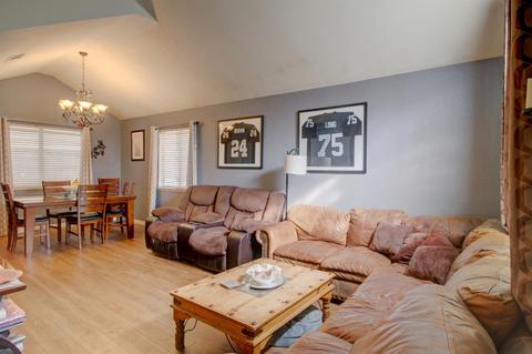 717 Parkston Ct, Modesto, CA 95357 photo 4