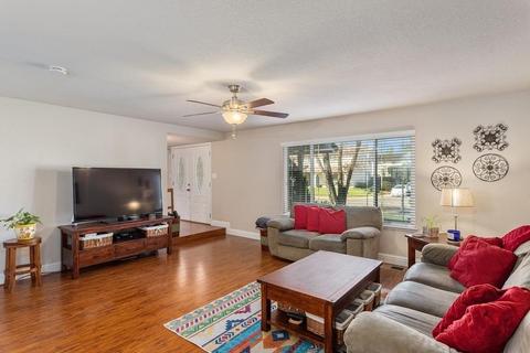 5213 Marimoore Way, Carmichael, CA 95608 photo 4