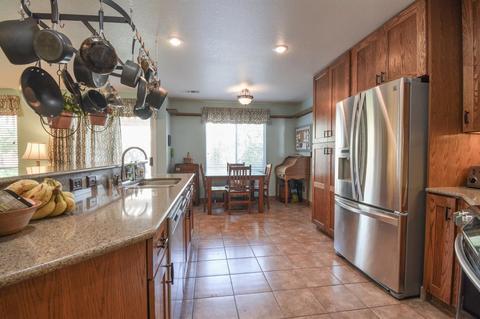 819 Ahern Ct, Turlock, CA 95382 photo 16