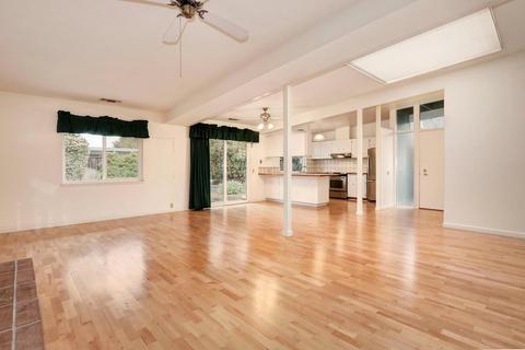 109 Grande Ave, Davis, CA 95616 photo 4